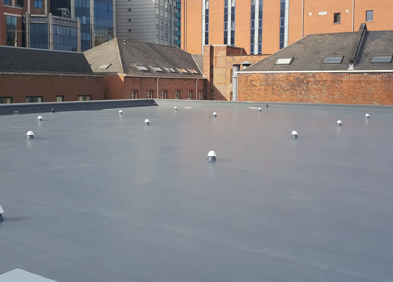 Cold liquid flat roofing