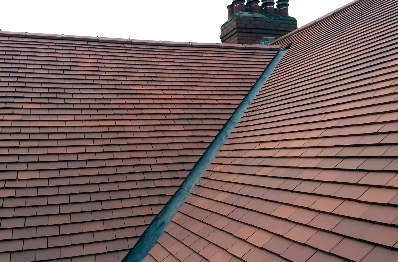 Tiled pitched roof, valley detail